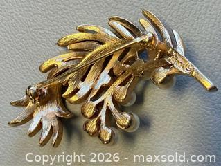 MaxSold Auction: Vintage Signed Crown Trifari Gold Plated Brooch with Pearls - Toronto (Ontario, Canada) PARTNER MANAGED Reseller Online Auction - Queen Street West