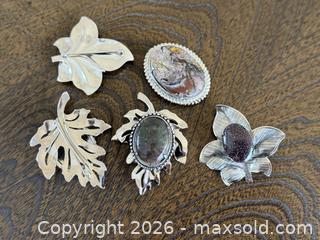 MaxSold Auction: Vintage Brooches/Pendant Pins. Moss Agate. Beautiful! - San Jose (California, USA) SELLER MANAGED Estate Sale Online Auction - South 16th Street