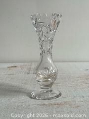 MaxSold Auction: Vintage Crystal Clear Industries Bud Vase Pinwheels and Stars - Clear Glass Vase - Kingston (Ontario, Canada) SELLER MANAGED Downsizing Online Auction - Bishop Street