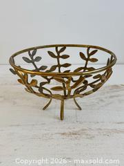 MaxSold Auction: Vintage Large Brass Connected Leaf Bowl Holder  - Kingston (Ontario, Canada) SELLER MANAGED Downsizing Online Auction - Bishop Street