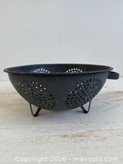 MaxSold Auction: Vintage Metal Graniteware Enamel Kitchen Strainer  - Kingston (Ontario, Canada) SELLER MANAGED Downsizing Online Auction - Bishop Street
