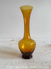 MaxSold Auction: Vintage Swirled Glass Amber Coloured Bud Vase - Kingston (Ontario, Canada) SELLER MANAGED Downsizing Online Auction - Bishop Street