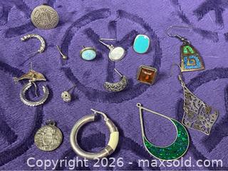 MaxSold Auction: Sterling Silver .925  1.09 OZ. SCRAP Single Earrings   - Idaho Springs (Colorado, USA) PARTNER MANAGED Estate Sale Online Auction - Idaho Street