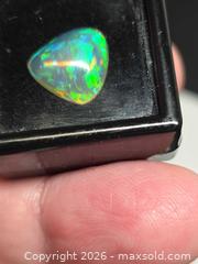 MaxSold Auction: Amazing AAA investment grade Untreated Jelly opal - Hamilton (Ontario, Canada) PARTNER MANAGED Reseller Online Auction - Mohawk Road West