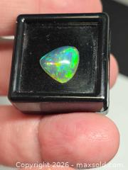 MaxSold Auction: Amazing AAA investment grade Untreated Jelly opal - Hamilton (Ontario, Canada) PARTNER MANAGED Reseller Online Auction - Mohawk Road West