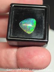 MaxSold Auction: Amazing AAA investment grade Untreated Jelly opal - Hamilton (Ontario, Canada) PARTNER MANAGED Reseller Online Auction - Mohawk Road West