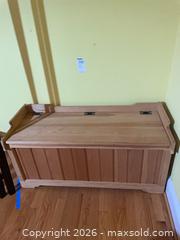 MaxSold Auction: Storage Bench in Natural Light 40x15x21 - Sparks Glencoe (Maryland, USA) PARTNER MANAGED Downsizing Online Auction - Sparks Station Road