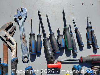 MaxSold Auction: Large Random Tool Lot - East Zorra-Tavistock (Ontario, Canada) SELLER MANAGED Downsizing Online Auction - Highway 59 Lot 92