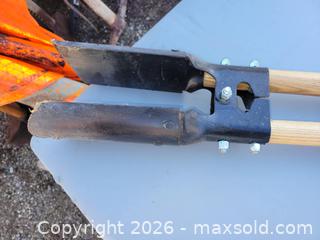 MaxSold Auction: Post Hole Digger Shovel - East Zorra-Tavistock (Ontario, Canada) SELLER MANAGED Downsizing Online Auction - Highway 59 Lot 92