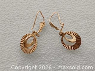 MaxSold Auction: 9K Gold Earrings Marked  - Toronto (Ontario, Canada) PARTNER MANAGED Reseller Online Auction - Queen Street West