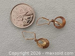 MaxSold Auction: 9K Gold Earrings Marked  - Toronto (Ontario, Canada) PARTNER MANAGED Reseller Online Auction - Queen Street West