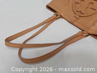 MaxSold Auction: Tory Burch Holly East/West Brown Leather Tote Shoulder Handbag  - Toronto (Ontario, Canada) PARTNER MANAGED Reseller Online Auction - Queen Street West