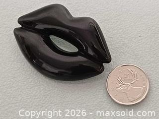 MaxSold Auction: Vintage Black Bakelite Lips Brooch - Toronto (Ontario, Canada) PARTNER MANAGED Reseller Online Auction - Queen Street West