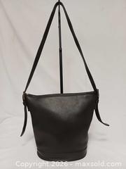 MaxSold Auction: Vintage Roots Canada Black Leather Bucket Shoulder Bag  - Toronto (Ontario, Canada) PARTNER MANAGED Reseller Online Auction - Queen Street West