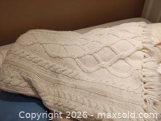 MaxSold Auction: Bedding B - Toronto (Ontario, Canada) Downsizing Online Auction - Kimbark Blvd 