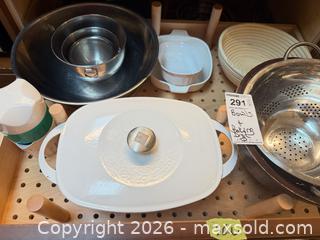 MaxSold Auction: Bowls & Baking dish B - Toronto (Ontario, Canada) Downsizing Online Auction - Kimbark Blvd 