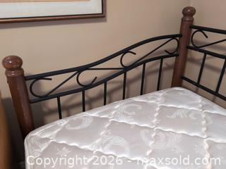 MaxSold Auction: Day Bed D - Toronto (Ontario, Canada) Downsizing Online Auction - Kimbark Blvd 