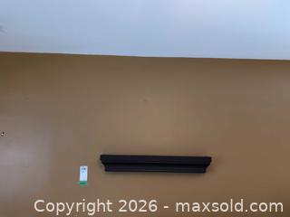 MaxSold Auction: Floating shelf C - Toronto (Ontario, Canada) Downsizing Online Auction - Kimbark Blvd 