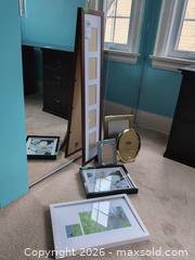 MaxSold Auction: Framed Photos and Frames B - Toronto (Ontario, Canada) Downsizing Online Auction - Kimbark Blvd 