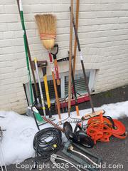 MaxSold Auction: Gardening B - Toronto (Ontario, Canada) Downsizing Online Auction - Kimbark Blvd 