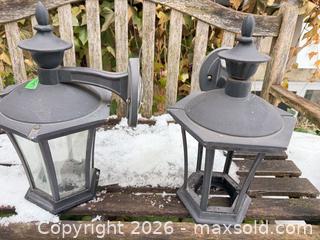 MaxSold Auction: Lights D - Toronto (Ontario, Canada) Downsizing Online Auction - Kimbark Blvd 