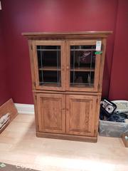MaxSold Auction: Oak Cabinet D - Toronto (Ontario, Canada) Downsizing Online Auction - Kimbark Blvd 