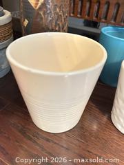 MaxSold Auction: Plant Pots B  - Toronto (Ontario, Canada) Downsizing Online Auction - Kimbark Blvd 