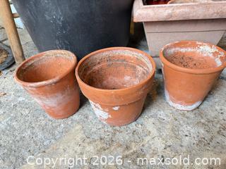 MaxSold Auction: Plant Pots B - Toronto (Ontario, Canada) Downsizing Online Auction - Kimbark Blvd 