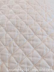 MaxSold Auction: Queen Bedding C - Toronto (Ontario, Canada) Downsizing Online Auction - Kimbark Blvd 