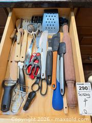 MaxSold Auction: Scissors and More B - Toronto (Ontario, Canada) Downsizing Online Auction - Kimbark Blvd 