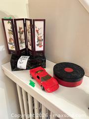 MaxSold Auction: Screen And Model Car  B  - Toronto (Ontario, Canada) Downsizing Online Auction - Kimbark Blvd 