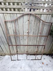 MaxSold Auction: Trellis D - Toronto (Ontario, Canada) Downsizing Online Auction - Kimbark Blvd 