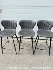 MaxSold Auction: Bar Stools - Toronto (Ontario, Canada) SELLER MANAGED Downsizing Online Auction - Wicksteed Wicksteed Avenue