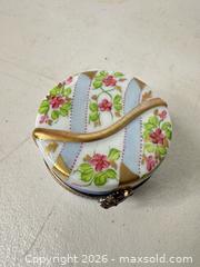 MaxSold Auction: Hand-Painted Limoges Porcelain Trinket Box with Hinge - San Jose (California, USA) SELLER MANAGED Downsizing Online Auction - East Humboldt Street