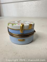 MaxSold Auction: Hand-Painted Limoges Porcelain Trinket Box with Hinge - San Jose (California, USA) SELLER MANAGED Downsizing Online Auction - East Humboldt Street