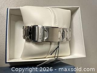 MaxSold Auction: Seiko SNA551 Quartz Stainless Steel Watch - San Jose (California, USA) SELLER MANAGED Downsizing Online Auction - East Humboldt Street