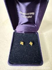 MaxSold Auction: Strawberry Designs 18kt Solid Gold Grape Stud Earrings - San Jose (California, USA) SELLER MANAGED Downsizing Online Auction - East Humboldt Street
