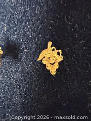 MaxSold Auction: Strawberry Designs 18kt Solid Gold Grape Stud Earrings - San Jose (California, USA) SELLER MANAGED Downsizing Online Auction - East Humboldt Street