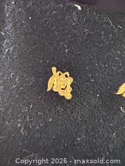 MaxSold Auction: Strawberry Designs 18kt Solid Gold Grape Stud Earrings - San Jose (California, USA) SELLER MANAGED Downsizing Online Auction - East Humboldt Street