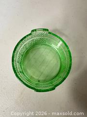 MaxSold Auction: Vintage Green Pressed Glass Ice Bucket with Woodgrain Texture - San Jose (California, USA) SELLER MANAGED Downsizing Online Auction - East Humboldt Street