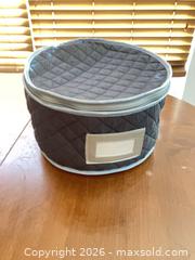 MaxSold Auction: IKEA White Serving Plates, Set of 10 with Carrying Case - Coquitlam (British Columbia, Canada) SELLER MANAGED Reseller Online Auction - Robson Drive