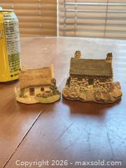 MaxSold Auction: Lilliput Lane Bro Dawel Collectible Miniature House - Coquitlam (British Columbia, Canada) SELLER MANAGED Reseller Online Auction - Robson Drive