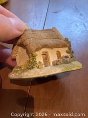 MaxSold Auction: Lilliput Lane Bro Dawel Collectible Miniature House - Coquitlam (British Columbia, Canada) SELLER MANAGED Reseller Online Auction - Robson Drive