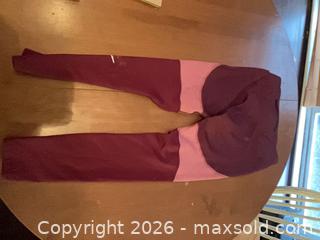 MaxSold Auction: Nike Dri-FIT Leggings Size S Burgundy/Maroon with Drawstring - Coquitlam (British Columbia, Canada) SELLER MANAGED Reseller Online Auction - Robson Drive