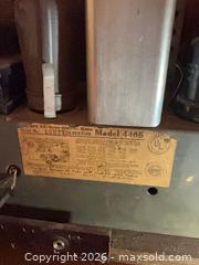 MaxSold Auction: Silvertone Model 4465 Tube Radio, 1930s-1940s, Wood Finish - Coquitlam (British Columbia, Canada) SELLER MANAGED Reseller Online Auction - Robson Drive