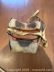MaxSold Auction: Tan/Beige Baseball Catcher/Umpire Face Mask Metal Cage Adult - Coquitlam (British Columbia, Canada) SELLER MANAGED Reseller Online Auction - Robson Drive
