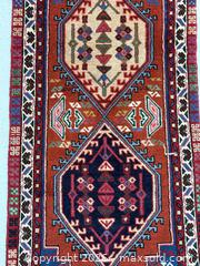 MaxSold Auction: Persain Runner - Toronto (Ontario, Canada) PARTNER MANAGED Reseller Online Auction - Roehampton Avenue