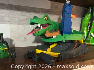 MaxSold Auction: Assorted toys - King (Ontario, Canada) SELLER MANAGED Moving Online Auction -  Wells Orchard Crescent