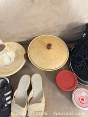 MaxSold Auction: Mixed Shoes, Hair Brushes, Kitchen Containers & Ceramic Pitcher Basin - King (Ontario, Canada) SELLER MANAGED Moving Online Auction -  Wells Orchard Crescent