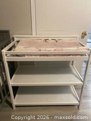 MaxSold Auction: Change table  - Clarington (Ontario, Canada) SELLER MANAGED Moving Online Auction - Cornish Drive